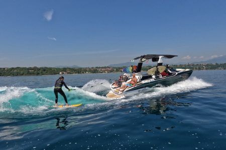Wakesurfing nad jeziorem Garda